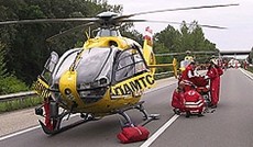  AMTC, Ein Christophorus-Hubschrauber und Sanitter auf der Autobahn