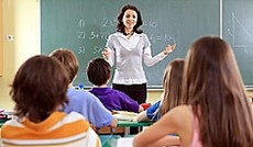 � Fotolia/kristian sekulic, Klassenzimmer