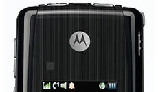 © Motorola, Logo von Motorola auf Mobiltelefon © Motorola, Logo von Motorola auf Mobiltelefon