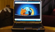  AP/David Adame , Notebook mit dem Logo des Browsers Firefox